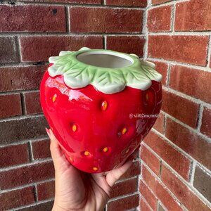 TARGET BULLSEYE PLAYGROUND STRAWBERRY VASE 1CT